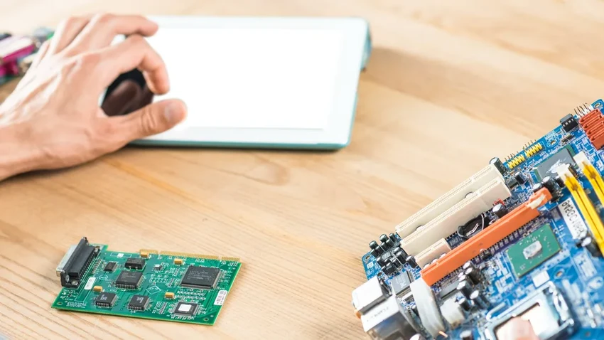 Студент создал алгоритм для прогноза поломок техники за неделю до сбоя