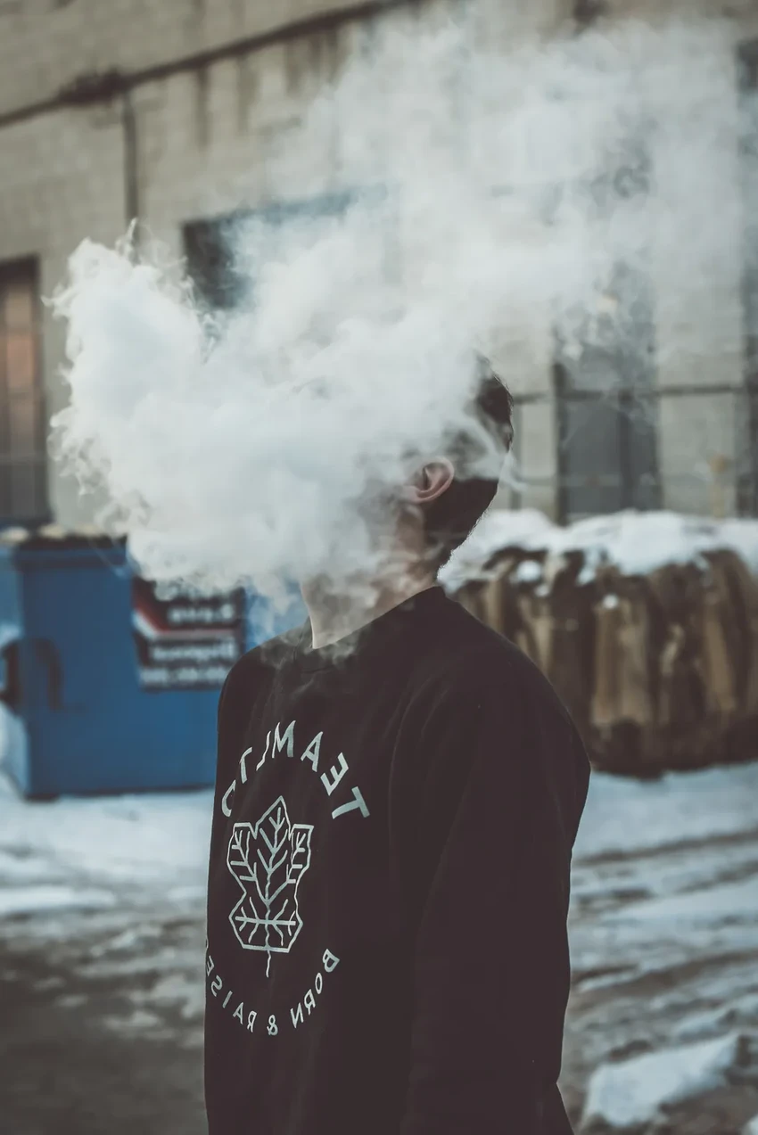 9 вредных привычек, из-за которых садится зрение: проверьте себя