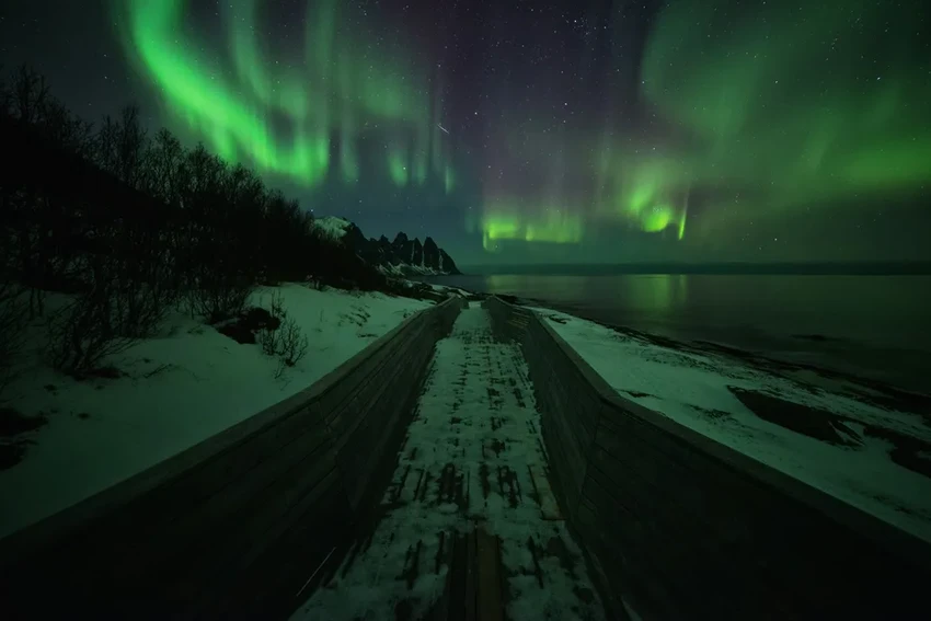 Полярные сияния будут все южнее: как солнечные бури меняют карту неба