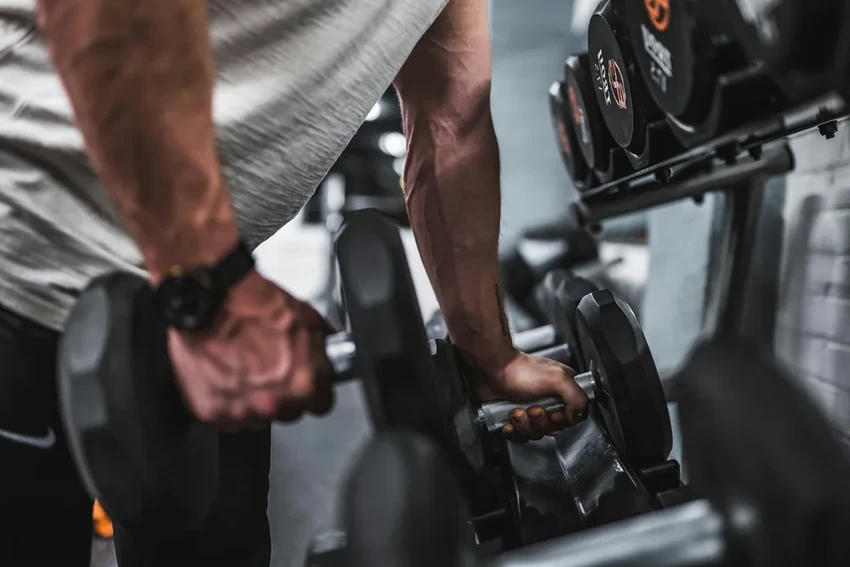 Жир на животе и руках: новый фактор риска развития деменции по мнению ученых