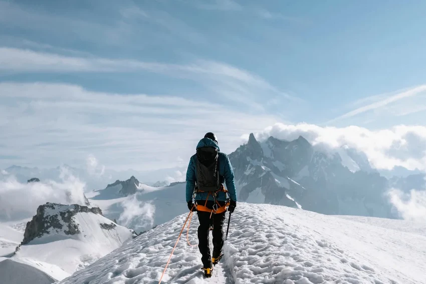 Почему на вершинах гор всегда холодно и лежит снег? Физика горного климата