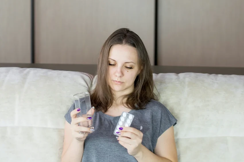 Головная боль в жару: основные причины и способы быстро помочь себе