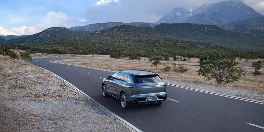 Новый премиальный кроссовер: технологии и комфорт для российских дорог