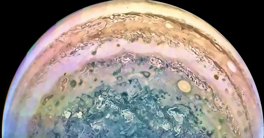 «Юнона» сняла хаотичную красоту облаков Юпитера