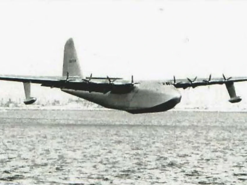 Гигантский гидроплан Mars: последний перелет в музей