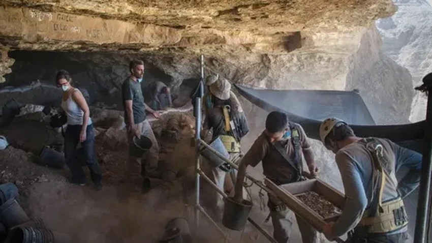 В пещере у Мертвого моря нашли древнюю багряницу