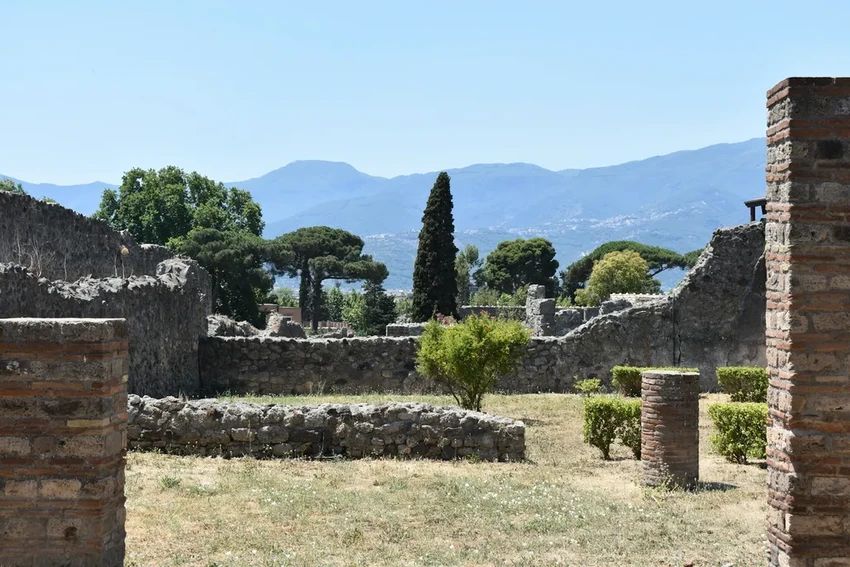 Гибель Помпей: как землетрясение стало соучастником извержения Везувия