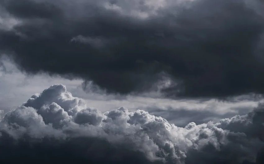 Почему перед дождем невыносимо душно: физика предгрозовой жары