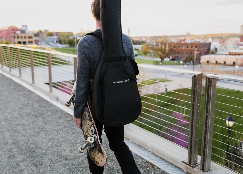 Перевозка гитары в самолёте: как гарантированно довезти инструмент в целости