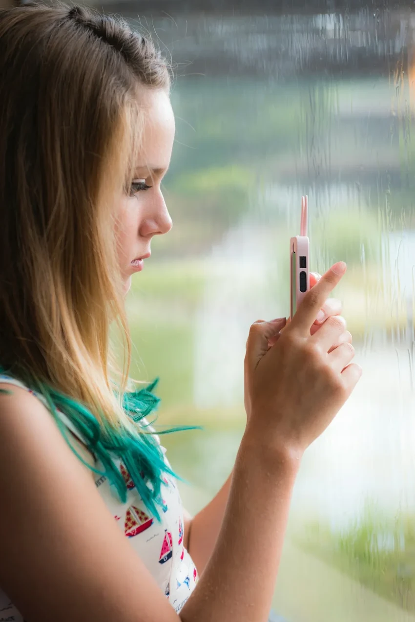 Всего 3 часа в неделю у экрана: как это меняет психику ребёнка