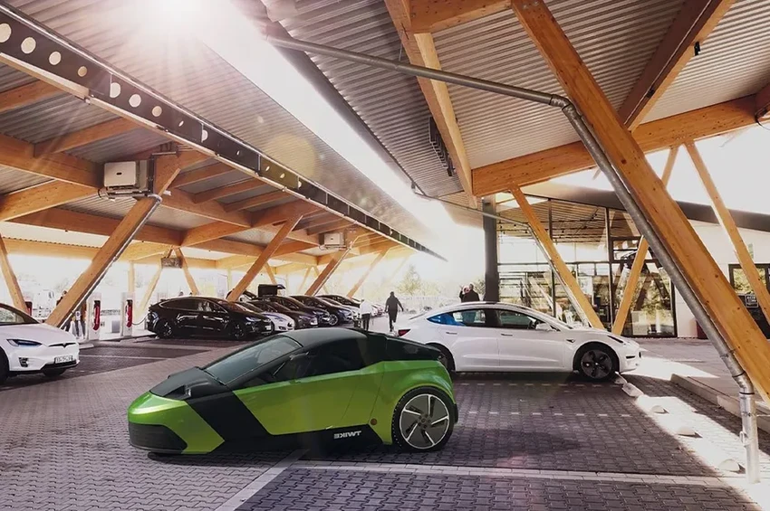 Веломобиль будущего: как трехколесный гибрид с педалями разгоняется до 190 км/ч