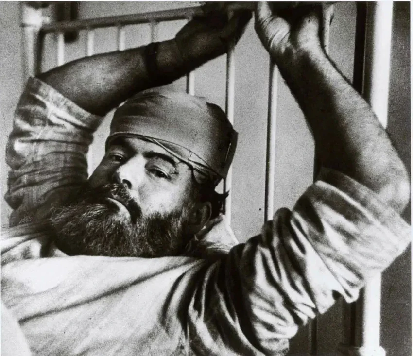 За что ушёл Хемингуэй: депрессия, слежка ФБР или предательство близких?