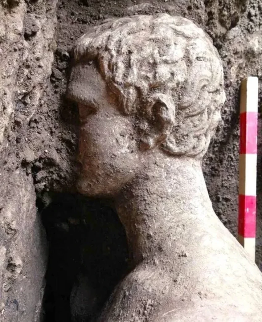 Статуя Гермеса: как находка в древней канализации раскрыла тайну IV века