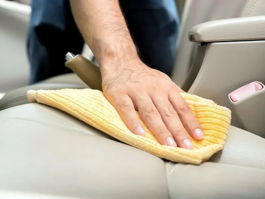 Как быстро охладить салон автомобиля в жару: три рабочих способа и одна ошибка