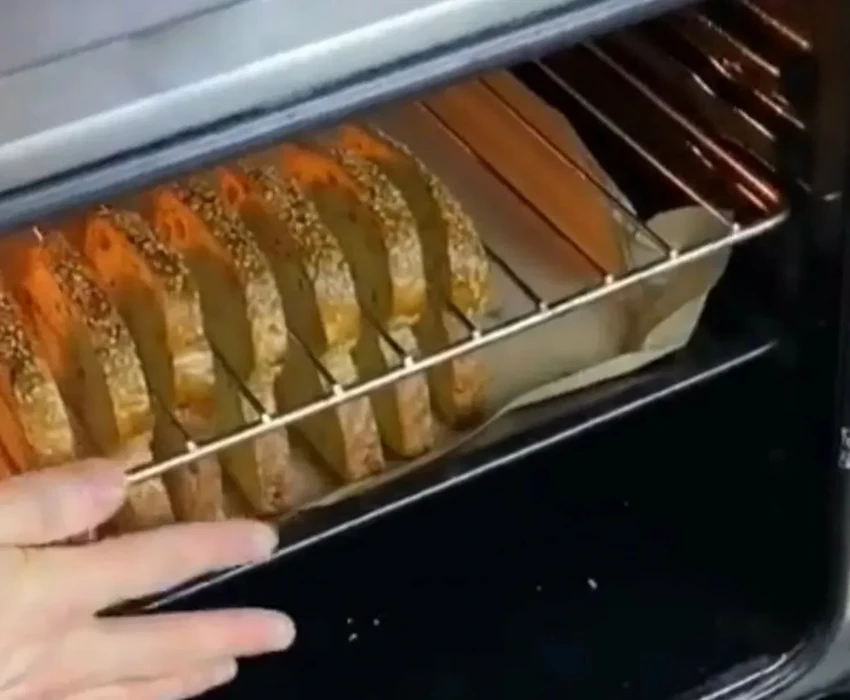 Неожиданные способы использовать решетку духовки: от тостов до домашних чипсов