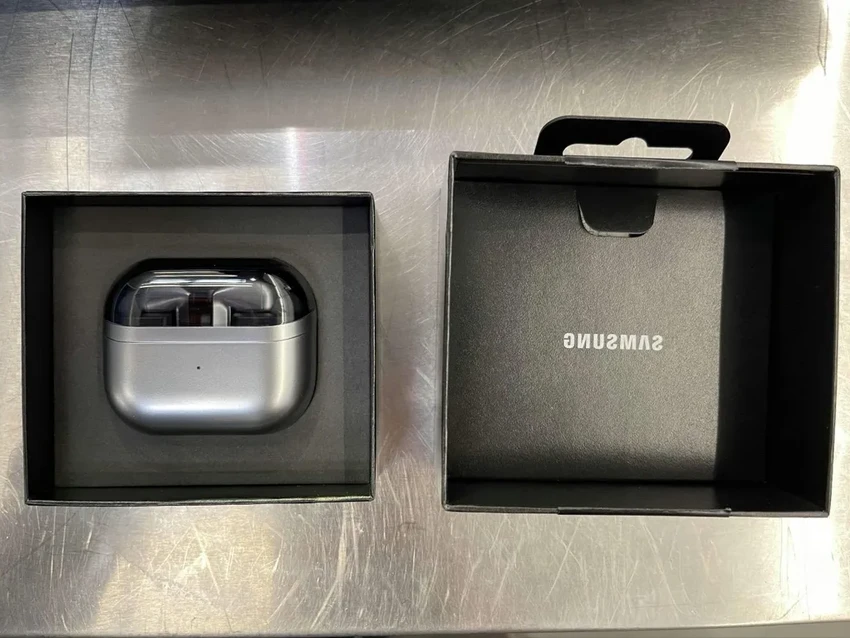 Samsung Galaxy Buds3 Pro: живые фото подтверждают кардинальную смену дизайна