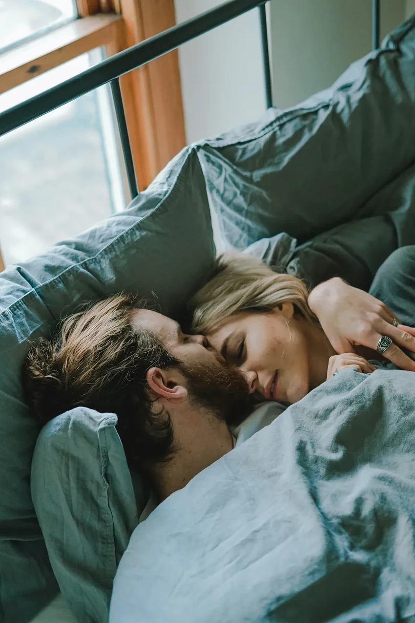 Почему не клеятся отношения? Нейробиология и психология избегающей привязанности