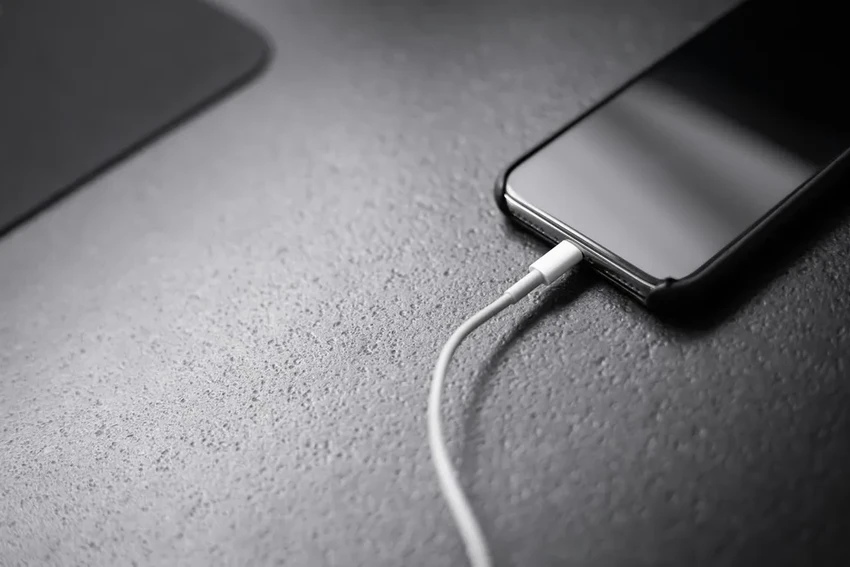 Что делать, если телефон не включается: 7 основных причин и способы решения