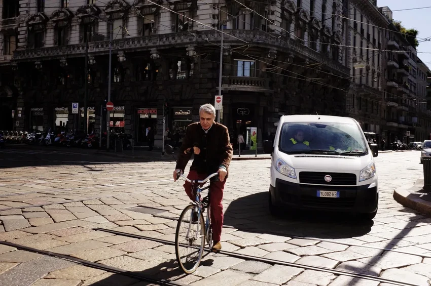 Как велосипедисту выйти из 5 частых и опасных дорожных ситуаций