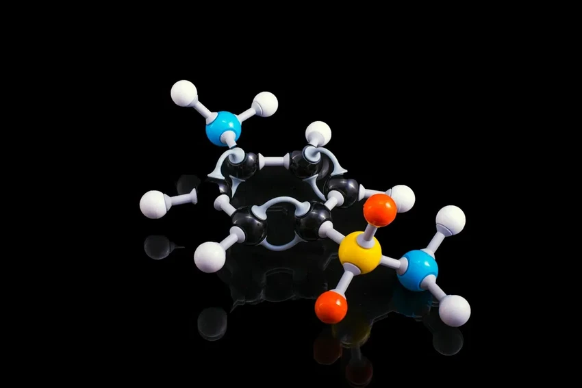 Учёные нашли молекулу против старения: сможет ли она повернуть время вспять?