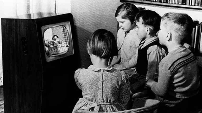 Почему в Израиле 20 лет запрещали цветное телевидение и как его смотрели