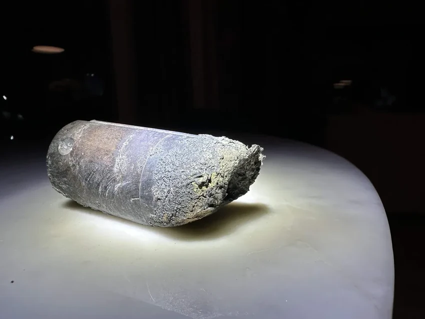 Космический мусор упал на дом: семья из Флориды подает в суд на NASA