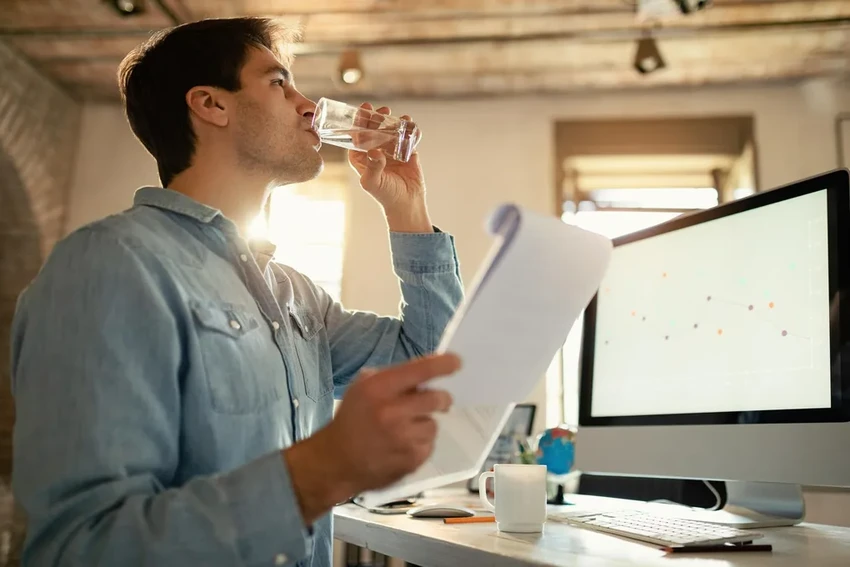 Как успокоить кашель на людях: 7 способов быстро взять себя в руки