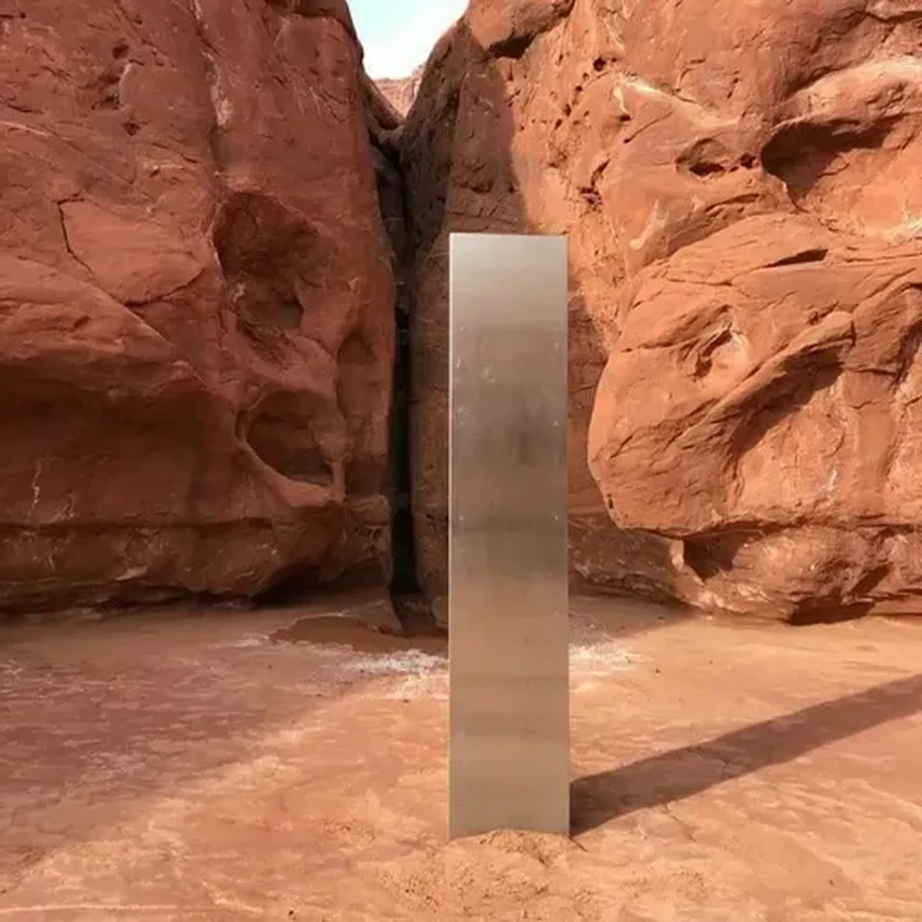 Новый монолит в пустыне Невады: кто снова устанавливает загадочные столбы?