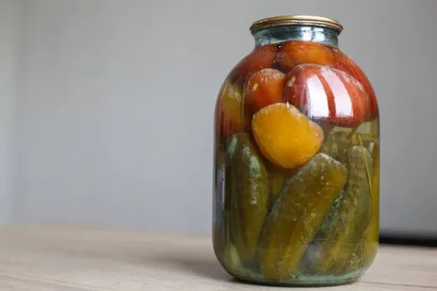 Массовое отравление в Москве: консервированная фасоль как причина вспышки ботулизма