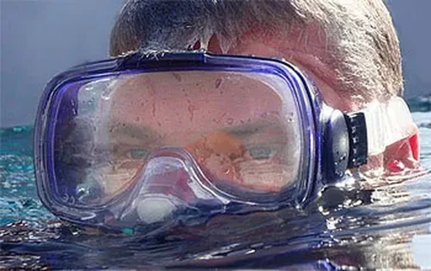 Как избавиться от запотевания маски для плавания: 4 рабочих способа