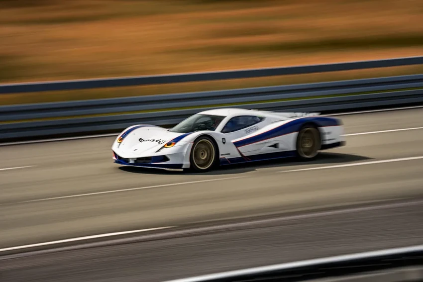 Японский электромобиль установил мировой рекорд скорости с одним условием