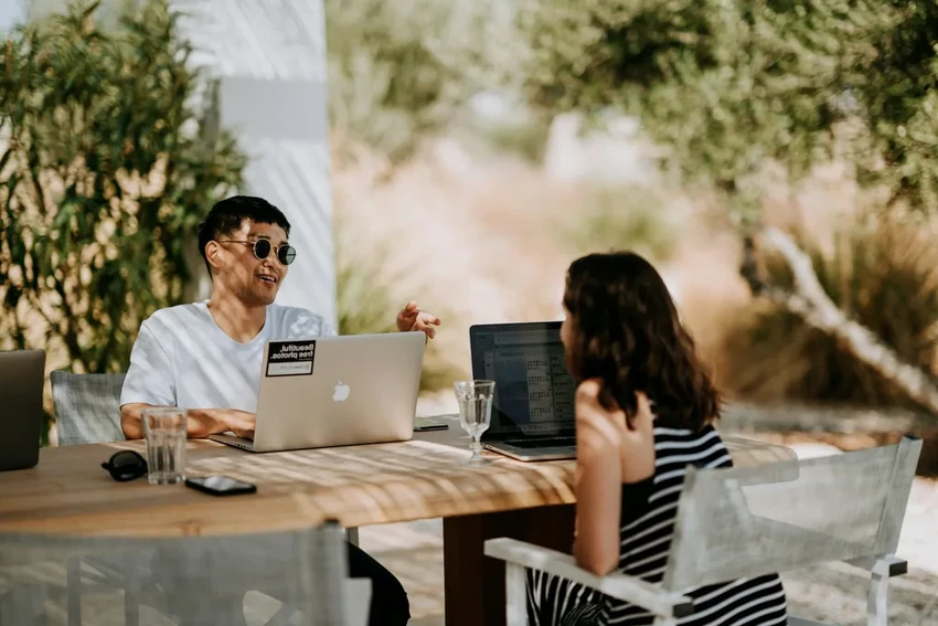 Новый язык любви в цифровую эпоху: как мемы и смешные видео сближают людей