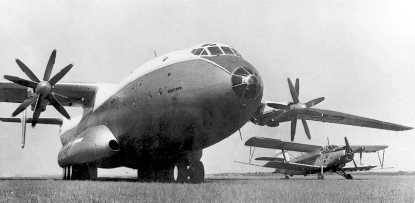 Самый большой турбовинтовой самолет Ан-22 «Антей» завершает службу