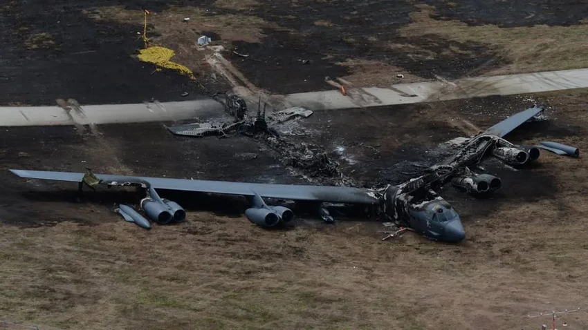 Падение B-52: как пилоты спасли бомбардировщик после отказа четырёх двигателей