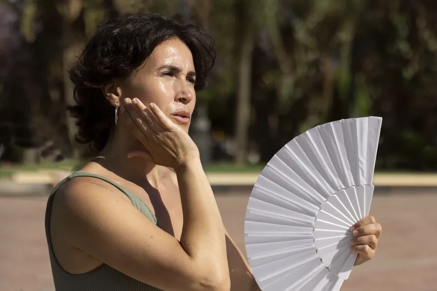 Тепловой и солнечный удар: в чем разница, как распознать и оказать первую помощь