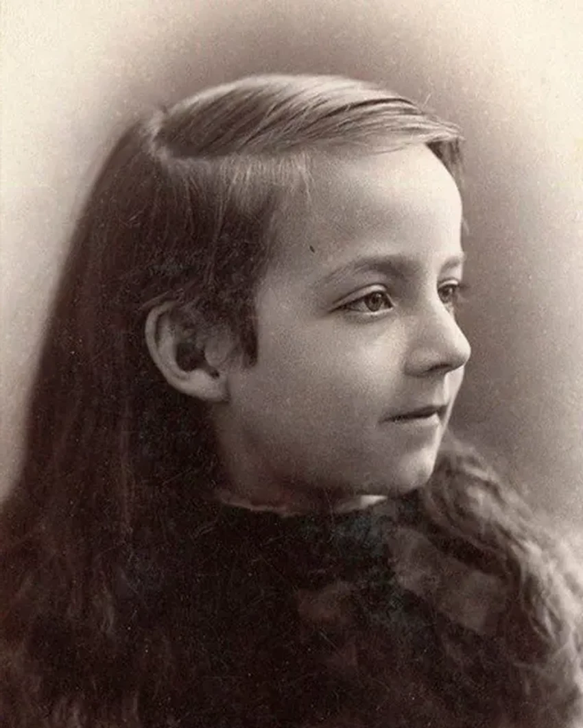 «Спящая красавица из Тервилла»: реальная история девушки, проспавшей 9 лет