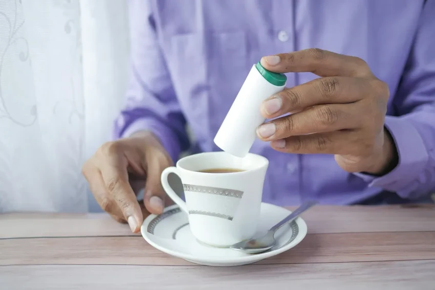 Аспартам в малых дозах: скрытая угроза для сердца и памяти