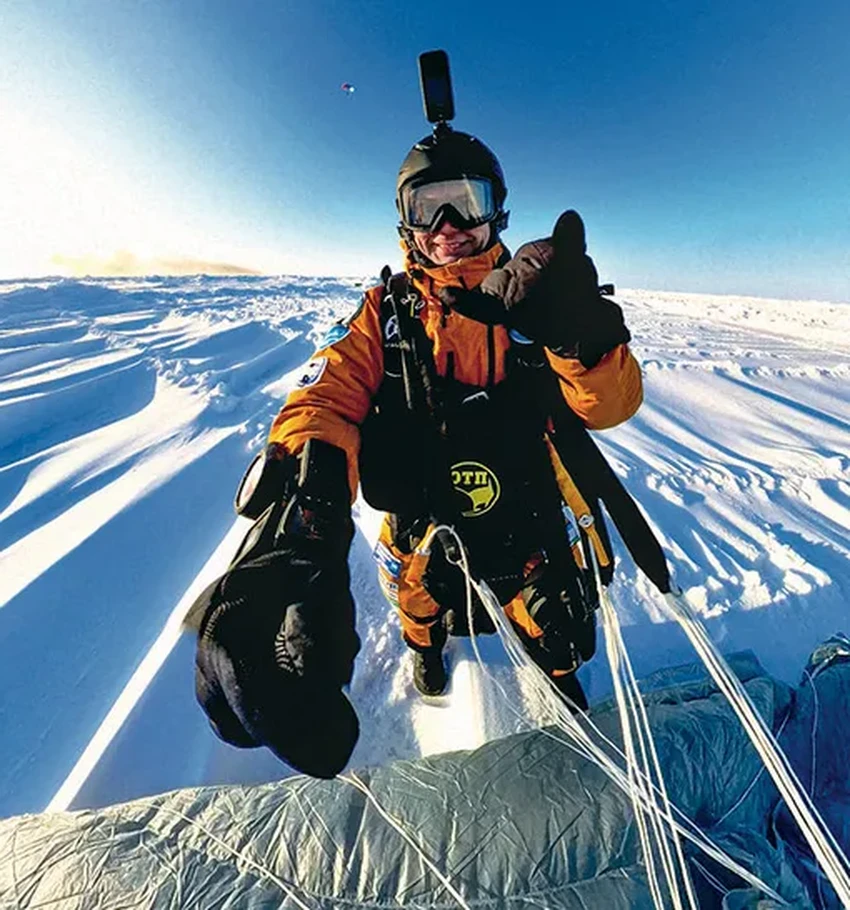 Прыжок с парашютом на Северный полюс: как это — лететь со скоростью 400 км/ч