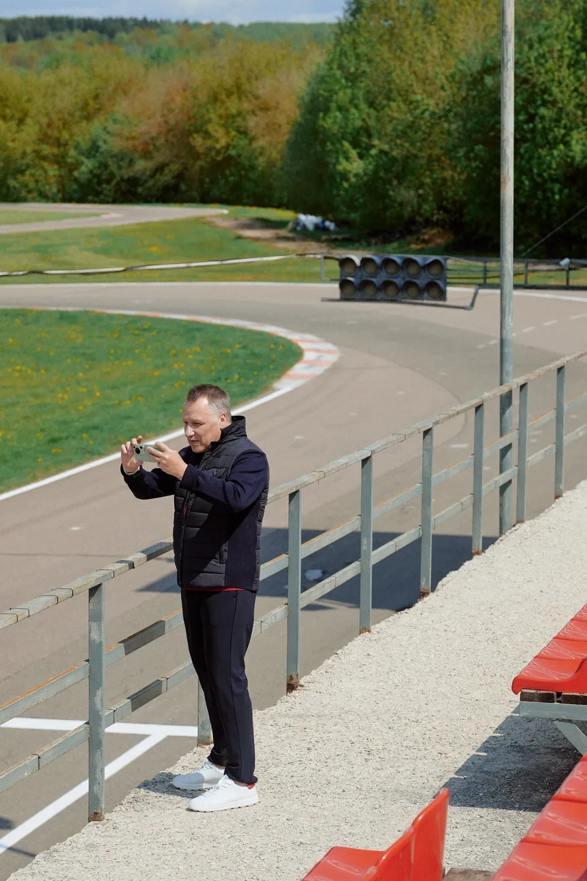 Личный опыт: как новый смартфон снимает гоночные болиды и макросъёмку