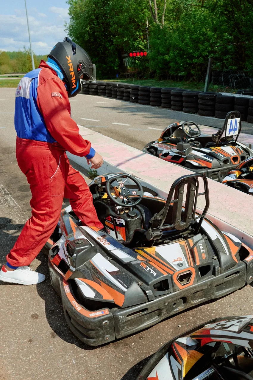 Личный опыт: как новый смартфон снимает гоночные болиды и макросъёмку