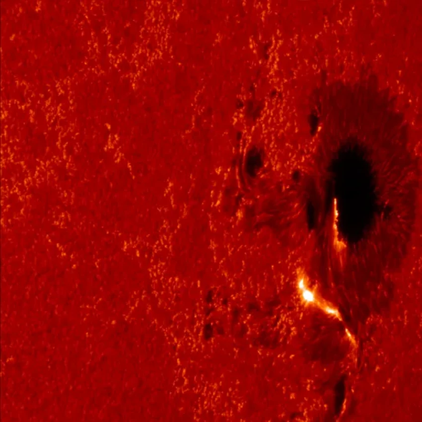 NASA показало, как солнечные бури устроили грандиозное полярное сияние