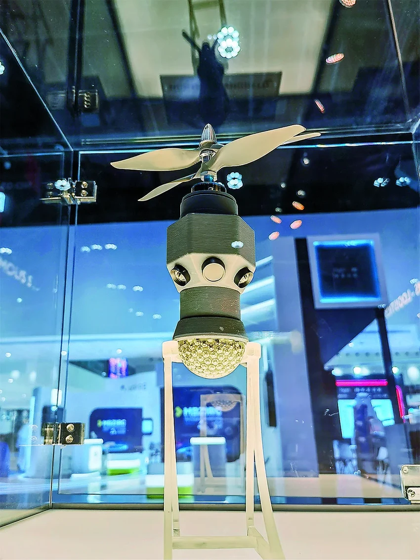 Выставка в Дубае: обзор новейших боевых дронов и барражирующих боеприпасов