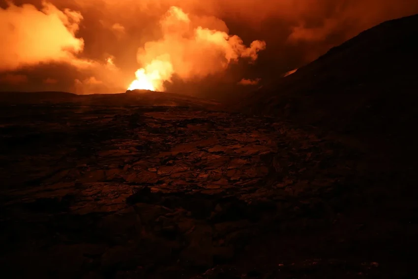 Жизнь из вулкана: как раскаленная лава создала первые «кирпичики»