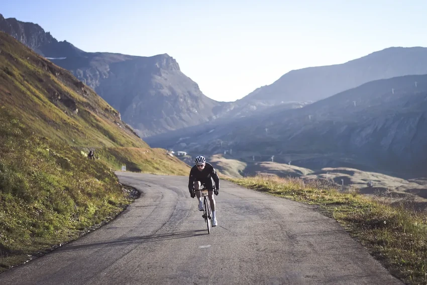 Техника безопасного спуска с горы на велосипеде: советы новичкам