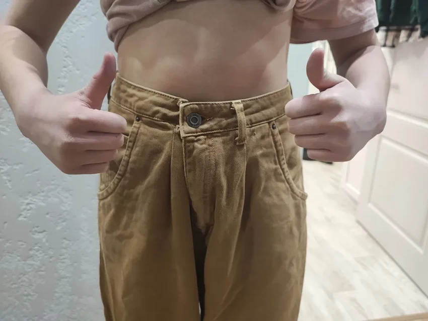 Как ушить джинсы на размер без швейной машинки: простые способы