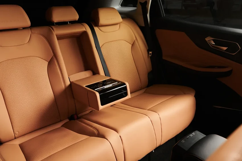 Новый семейный кроссовер BAIC X75: просторный салон и высокий клиренс