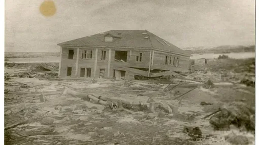 Засекреченная катастрофа СССР: цунами 1952 года, стершее город с карты