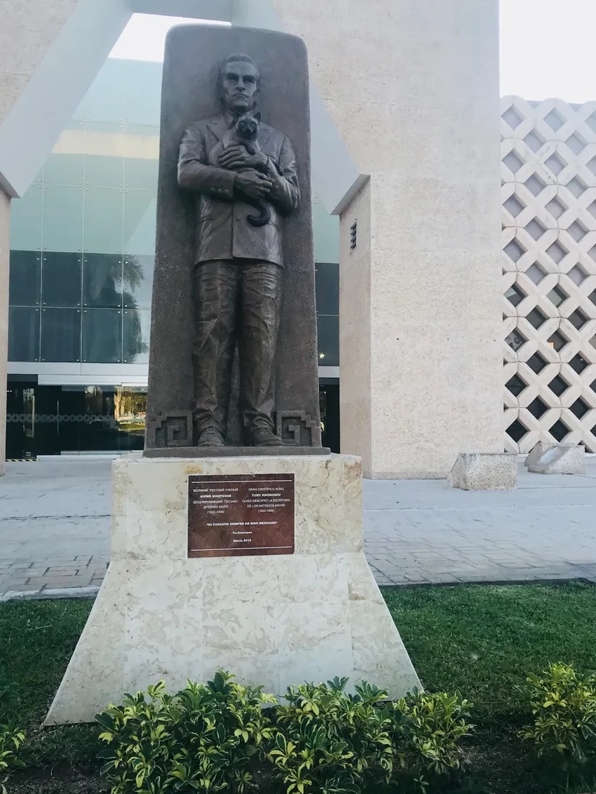 Как советский учёный Кнорозов расшифровал письменность майя, не выезжая из СССР