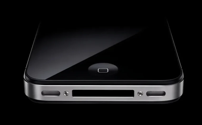 Почему спрос на iPhone 4 вырос на 1000%: ностальгия и тренд на ретро