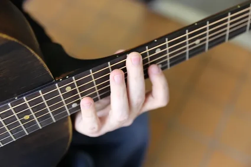 Настройка гитары с нуля: быстрые способы со смартфоном и без
